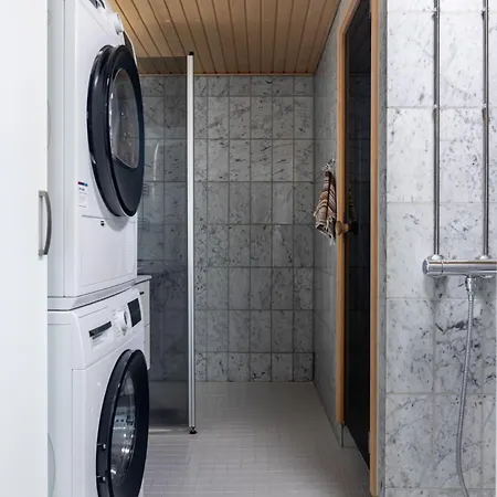 Appartamento 1br Downtown With Sauna & Balcony *